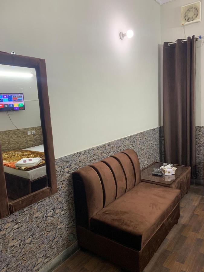 Eden Plus Executive Hotel Lahore Ngoại thất bức ảnh